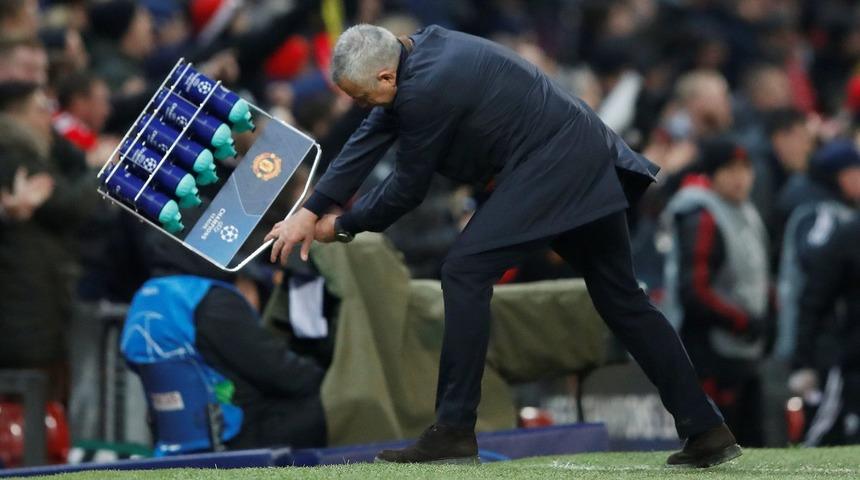 Jose Mourinho uzatmalarda gelen gol sonrası çılgınca sevindi