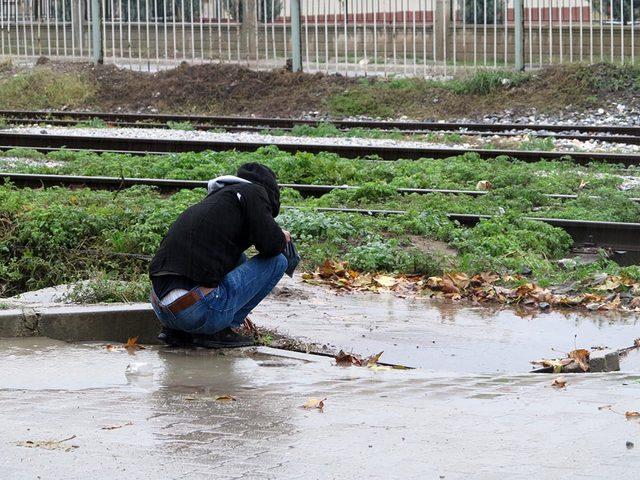 Turgutlu'da sağanak, su baskınlarına neden oldu