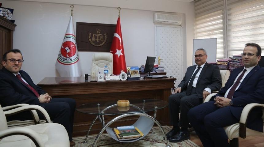 Vali G&uuml;nd&uuml;z&ouml;z&rsquo;den iade-i ziyaretler