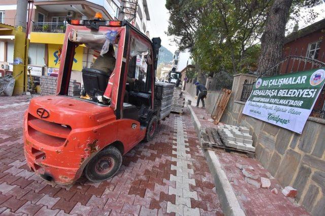 Kemalpaşa’da yol yapım seferberliği