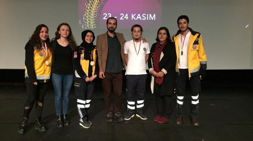 Termal MYO "ambulans rallisi"nde birinci oldu