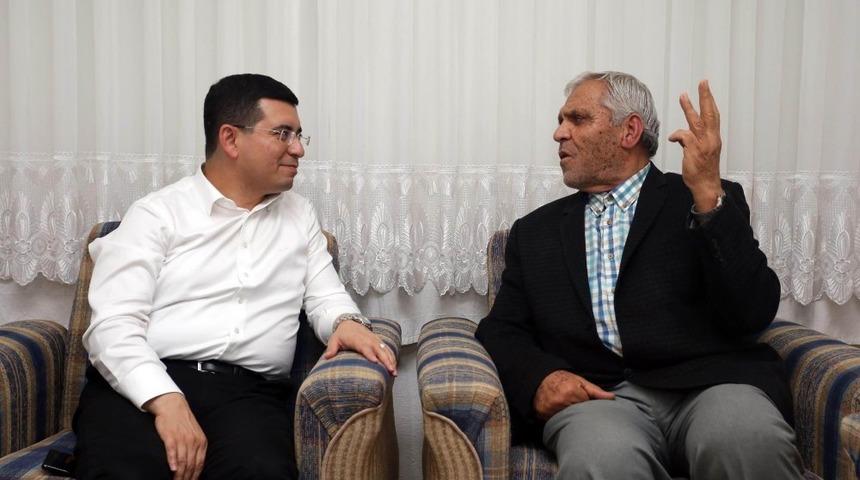 T&uuml;t&uuml;nc&uuml;&rsquo;den &ouml;ğretmenine vefa