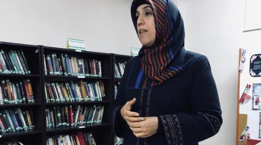 K&uuml;t&uuml;phanede &lsquo;İslam Ahlakı&rsquo; konulu eğitim