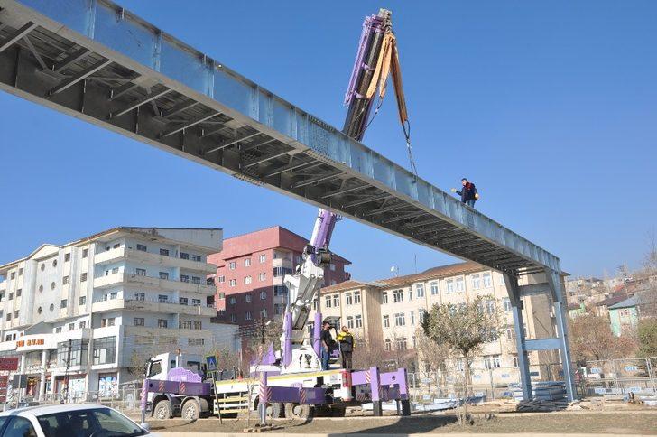 Yüksekova ilk üst geçidine kavuşuyor G5