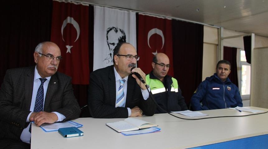 Milli Eğitim ve trafik timlerinden servis sürücülerine seminer