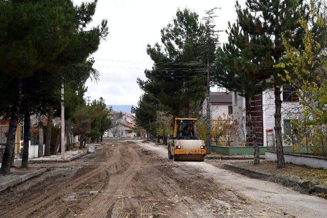 Isparta Belediyesi’nden Mehmet Tönge’de alt ve üstyapı çalışmaları