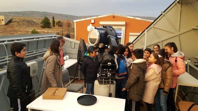 Emek Gençlik Merkezi’nden Yunus Emre Gözlem Evi’ne gezi