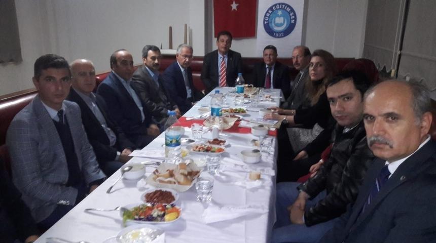 Saruhanlı&rsquo;da &ouml;ğretmenler yemekte buluştu