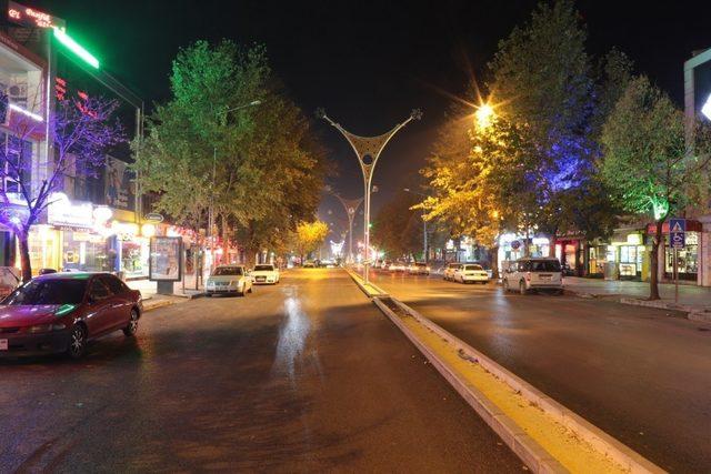 Ordu Caddesinde aydınlatma çalışmaları başladı