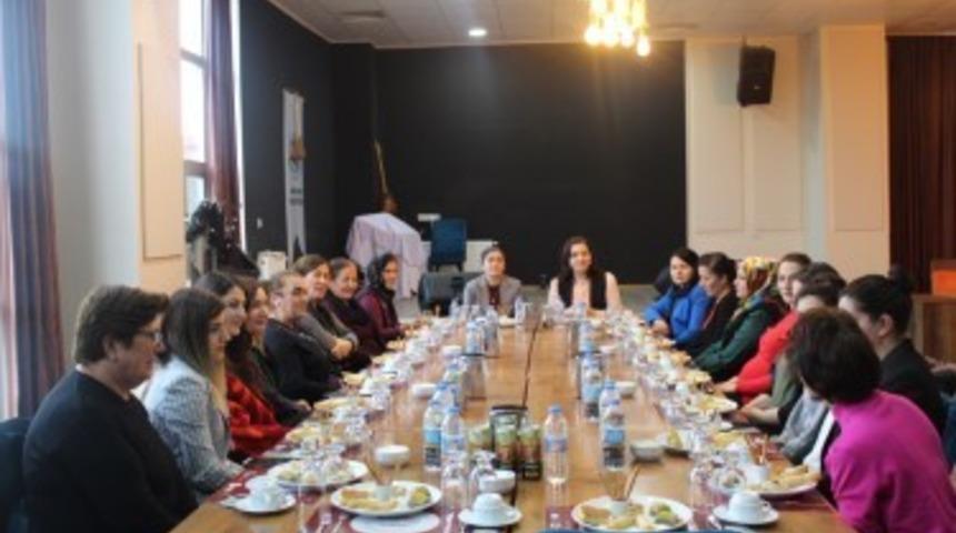 Arguvan&rsquo;da kadına şiddete dikkat &ccedil;ekildi