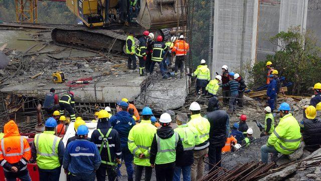 Gebze'de viyadük inşaatı sırasında beton blok düştü; 4 işçi enkaz altında kaldı (3)