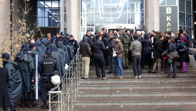 Ankara Adliyesi &ouml;n&uuml;nde  Tahir El&ccedil;i a&ccedil;ıklaması  gerginliği 2