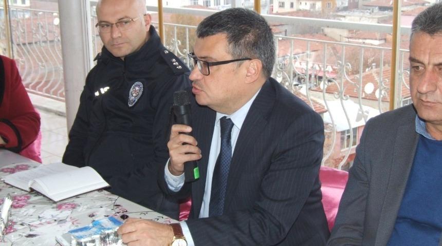 Yerköy Kaymakamı Ali Ada muhtarlarla buluştu