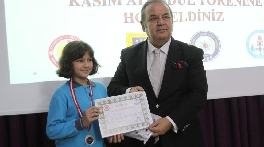 Menteşe&rsquo;de &ouml;rnek &ouml;ğrenciler &ouml;d&uuml;llendirildi