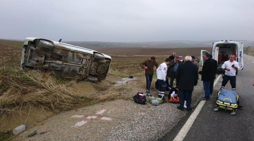 Adıyaman’da otomobil şarampole yuvarlandı: 5 yaralı