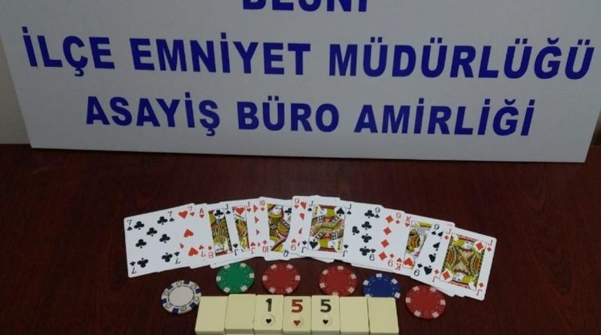 Adıyaman&rsquo;da kumar operasyonu: 5 g&ouml;zaltı