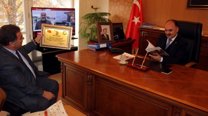 Başkan Alan ve beraberindekiler Vali G&uuml;naydın&rsquo;ı ziyaret etti