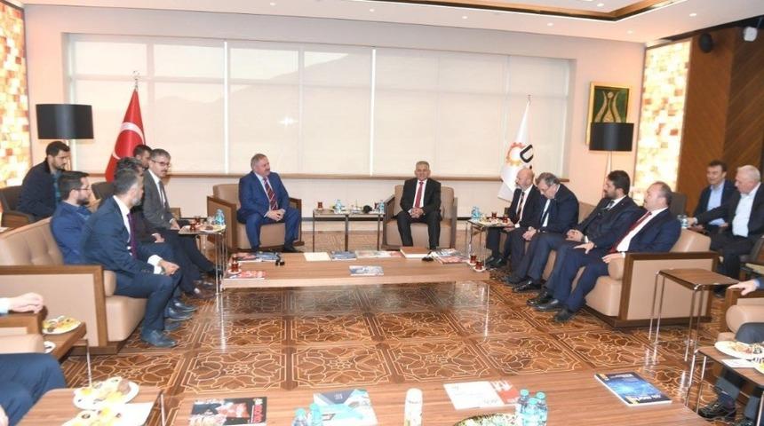 Melikgazi Belediye Başkanı, Ak Parti B&uuml;y&uuml;kşehir Belediye Başkan Adayı Dr. Memduh B&uuml;y&uuml;kkılı&ccedil; ve Beraberindeki Heyetten Kayseri OSB&rsquo;ne Ziyaret