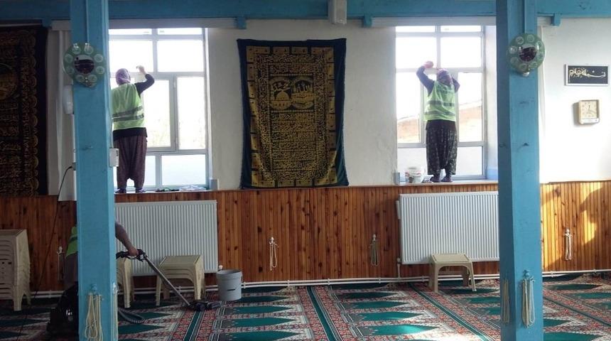Beyşehir&rsquo;de camiler temizleniyor