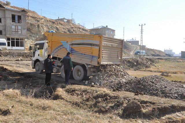 Yüksekova Belediyesinden kumlama çalışması