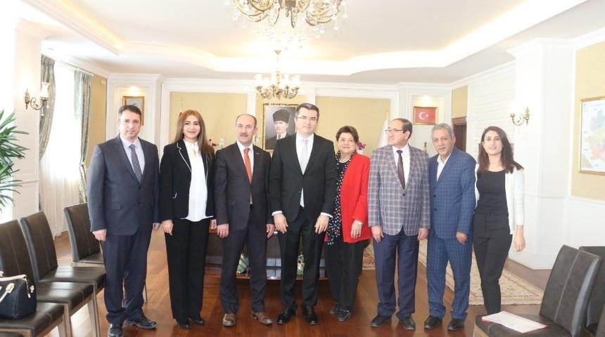 İPEKYOLUSİFED y&ouml;netimi Erzurum Valisi Memiş ile g&ouml;r&uuml;şt&uuml;