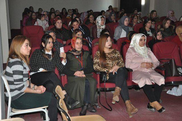 Yüksekova’da ’’Kadına Yönelik Şiddetle Mücadele ve Toplumsal Cinsiyet’’ semineri