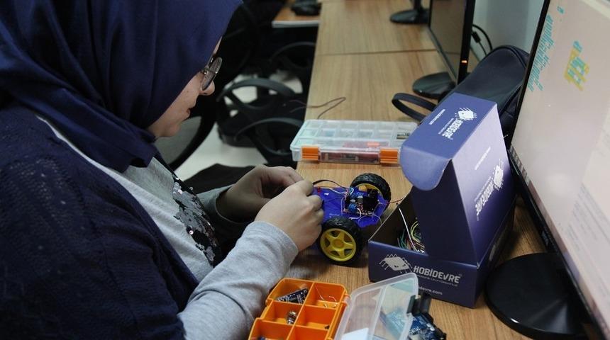 SAMEK kursları geleceğe yatırım yapıyor