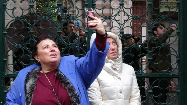 İstiklal Caddesi'ndeki intihar girişimi 2 saat sürdü