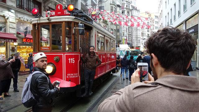 İstiklal Caddesi'ndeki intihar girişimi 2 saat sürdü