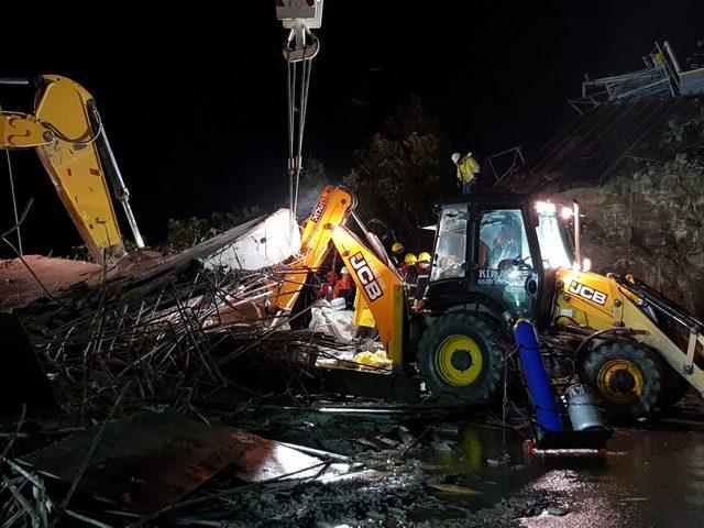 Gebze'de viyadük inşaatı sırasında beton blok düştü; 4 işçi enkaz altında kaldı (10)