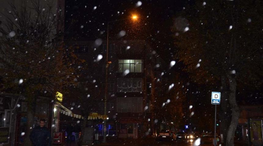 Kar yağışı ilçe ilçe kendini göstermeye başladı