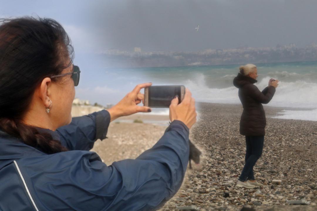 B&uuml;y&uuml;k merakla fotoğrafladıkları bu yerde bakın neler oluyor?