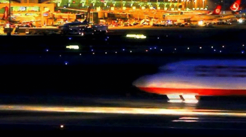 Atat&uuml;rk Havalimanı'na iniş yapamayan 2 yolcu u&ccedil;ağı, Bursa'ya y&ouml;nlendirildi