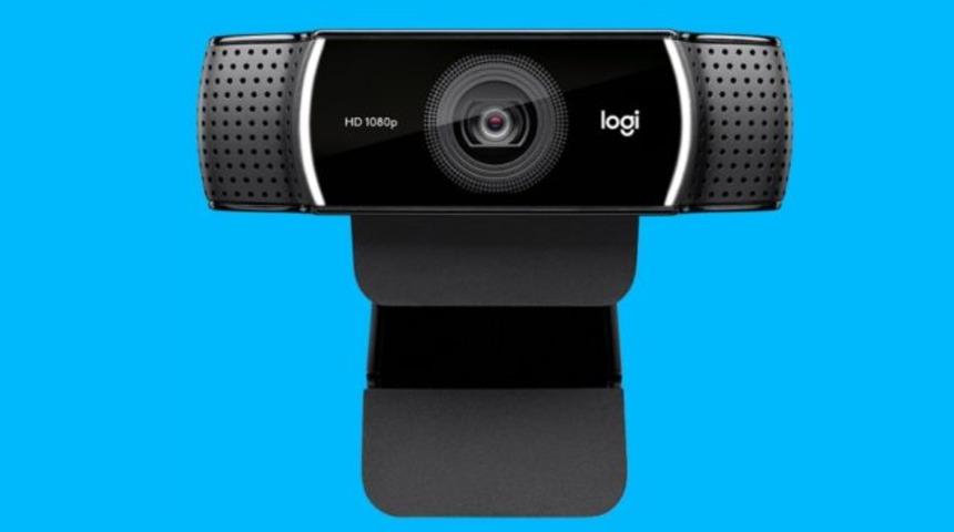 Logitech C922 Pro HD Stream Webcam inceleme altında
