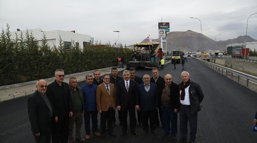 Başkan &Ccedil;elik, Kayseri OSB&rsquo;deki asfalt &ccedil;alışmalarını takip etti