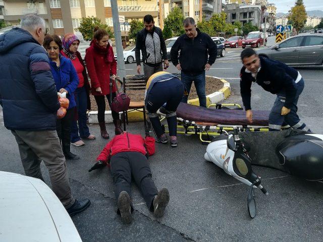 Aydın’da trafik kazası, motosiklet sürücüsü hastaneye kaldırıldı