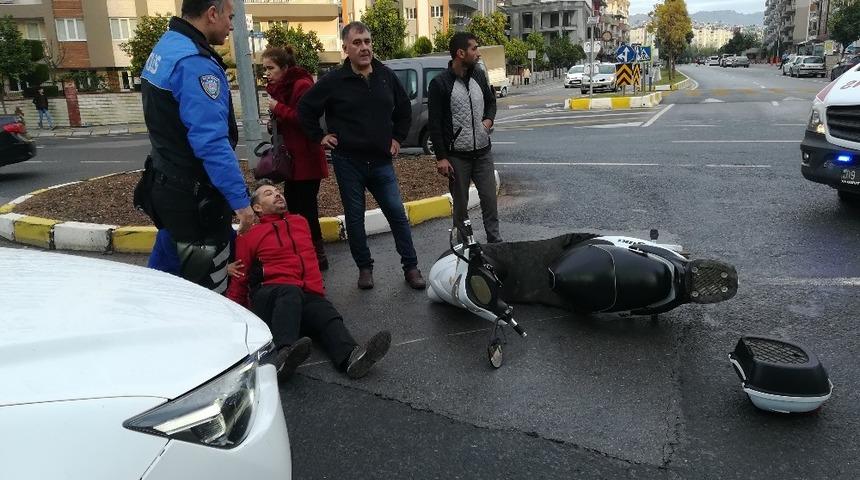 Aydın&rsquo;da trafik kazası, motosiklet s&uuml;r&uuml;c&uuml;s&uuml; hastaneye kaldırıldı