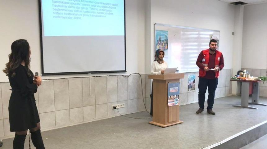 Suriyeli Kadın Sığınmacılara sağlık eğitimi verildi