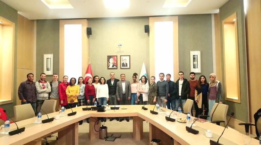 Antalya’da Türkiye’nin etki sahasıyla ilgili konferans verdi