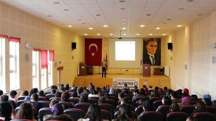 Altıntaş&rsquo;da &Uuml;niversite &ouml;ğrencilerine &rsquo;Afete hazır birey&rsquo; eğitimi