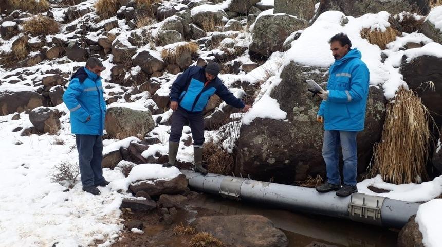 VASKİ ekiplerinin zorlu m&uuml;cadelesi