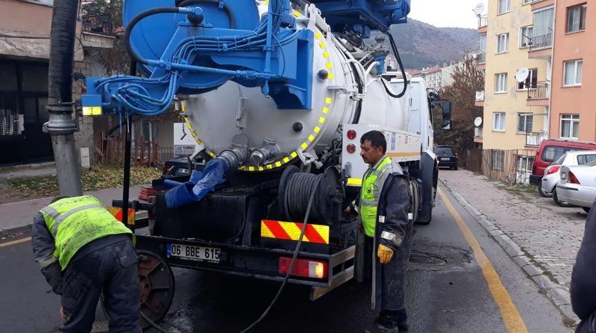 Kızılcahamam&rsquo;da ızgara ve r&ouml;gar kapakları yenilendi