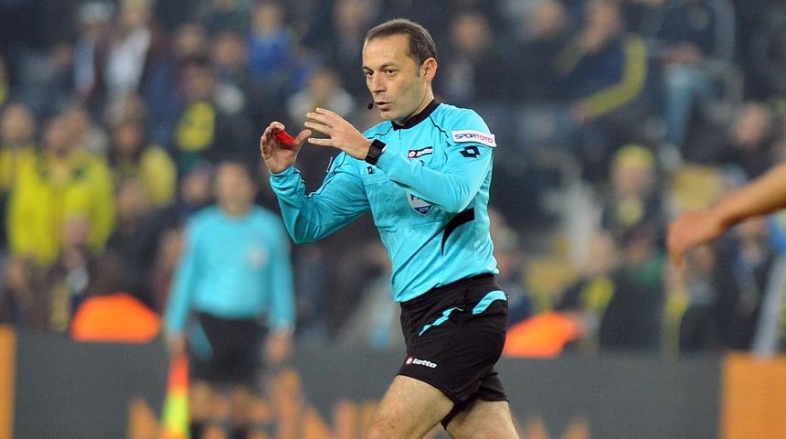 Beşiktaş - Galatasaray ma&ccedil;ını C&uuml;neyt &Ccedil;akır y&ouml;netecek!