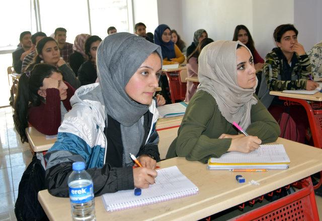 Van'da belediye etüt merkezinin kızlarda üniversite başarısı