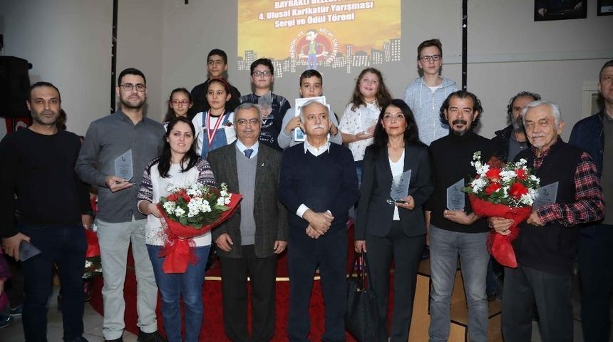 Bayraklı&rsquo;da dereceye giren karikat&uuml;ristler &ouml;d&uuml;llerini aldı