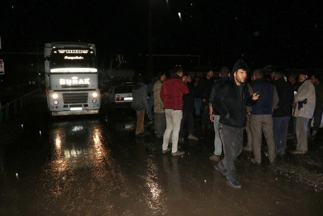 Afyonkarahisarlı pancar üreticisi fabrika önünde kuyruk oluşturdu