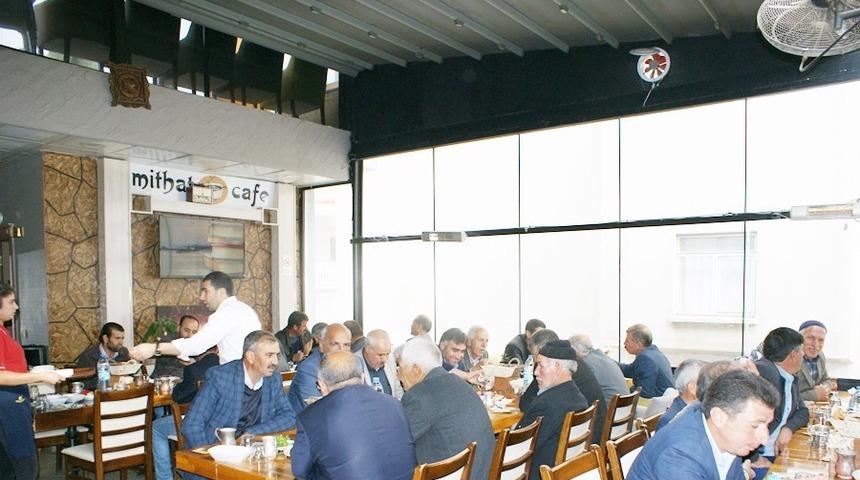 Başkan Karamehmetoğlu muhtarlarla bir araya geldi