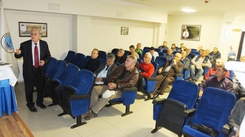 Burhaniye&rsquo;de zeytinde dengeli ve doğru g&uuml;breleme konferansı yapıldı