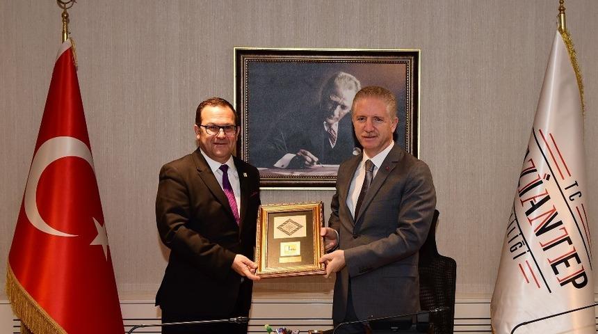 Vali G&uuml;l&rsquo;den sanayi k&uuml;lt&uuml;r&uuml; vurgusu