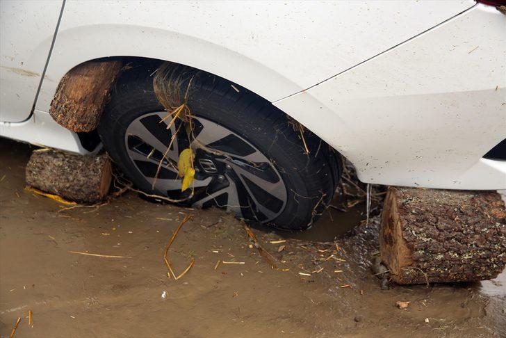 Sel sularından camdan atlayıp kurtulmuşlar  G4